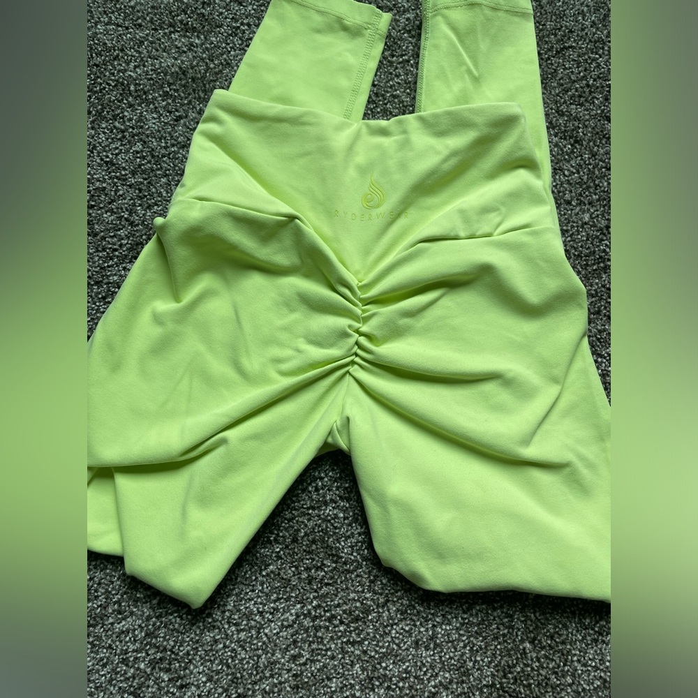 Ryderwear Staples Scrunch Leggings